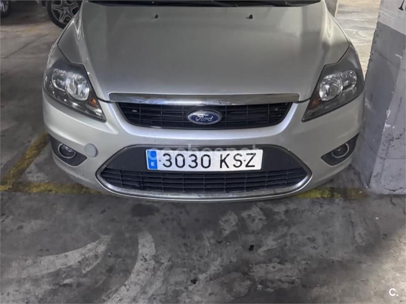 Gris / plata Usado 2015 Ford Focus Titanium Berlina | 3350 € - Imagen 1/1