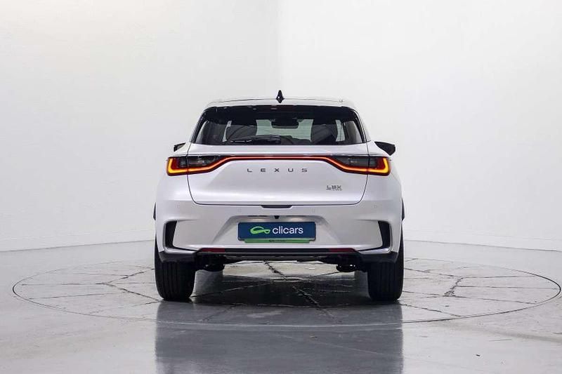 Usado Lexus LBX 91 CV (66 kW) 2025 Blanco SUV