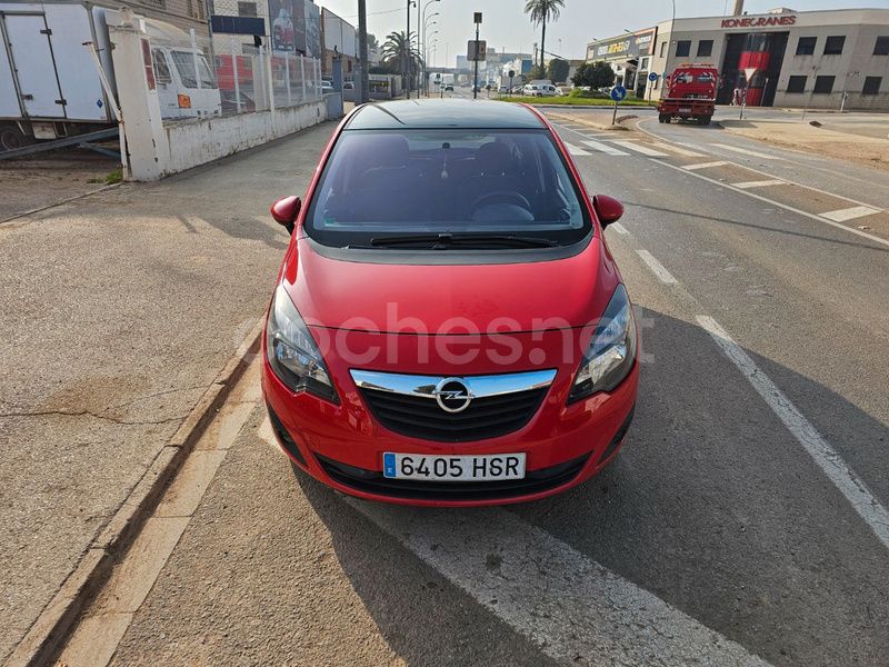 Usado Opel Meriva Design Edition 110 CV (80 kW) 2013 Rojo Monovolumen