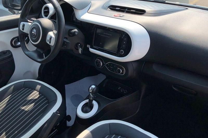 Usado Renault Twingo Zen 60 kW (82 CV) 2022 Blanco Utilitario