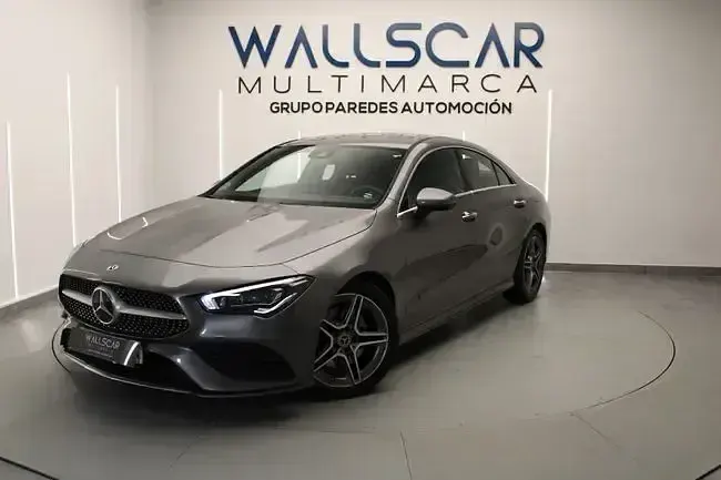 Usado Mercedes CLA200 150 CV (110 kW) 2022 Gris / plata Berlina