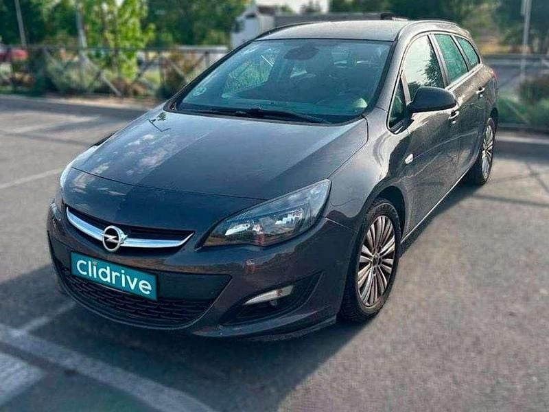 Usado Opel Astra Selective 110 CV (80 kW) 2014 Gris Berlina