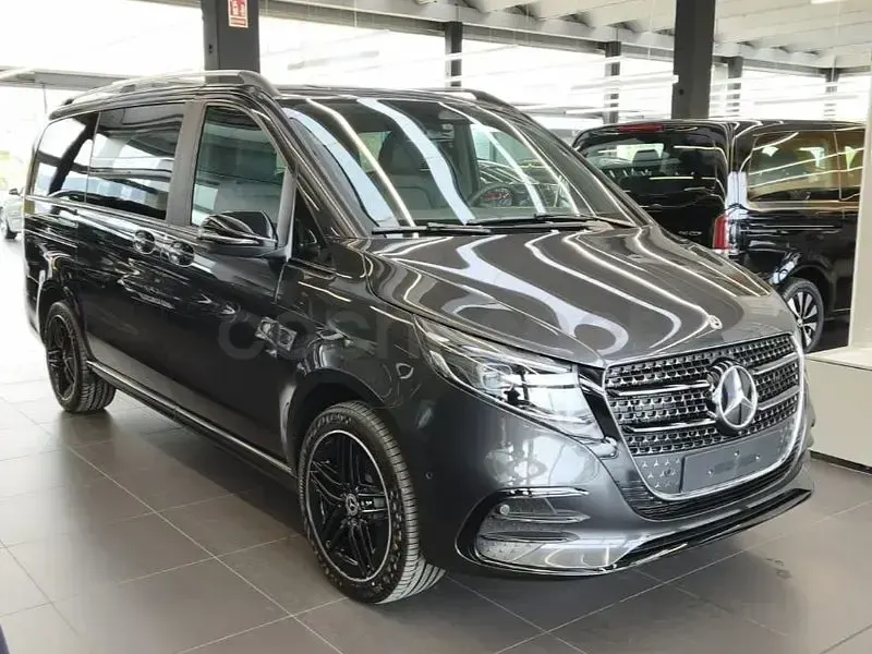 Nuevo Mercedes V300 Avantgarde 237 CV (174 kW) 2026 Gris / plata Monovolumen