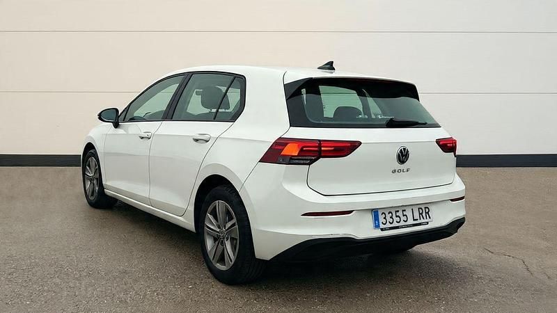 Usado VW Golf VIII 110 CV (80 kW) 2021 Blanco Berlina