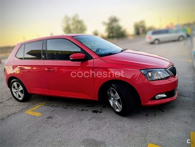 Rojo Usado 2017 Skoda Fabia Ambition Utilitario | 8000 € (Buen precio) - Imagen 1/4