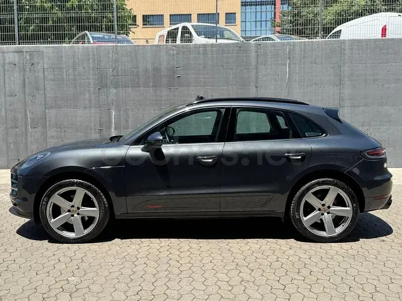Begagnad Porsche Macan 245 HK (180 kW) 2021 Grå SUV