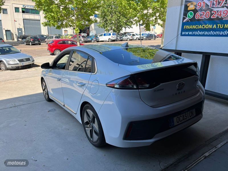 Usado Hyundai Ioniq 141 CV (103 kW) 2021 Negro Utilitario