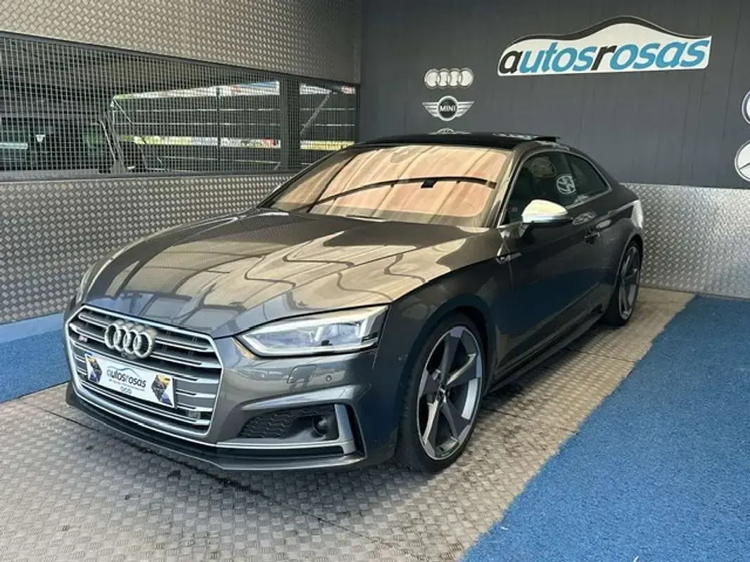 Usado Audi S5 Exclusive 354 CV (260 kW) 2018 Gris Coupe