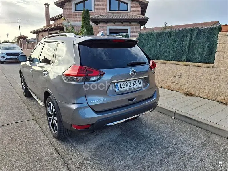Käytetty Nissan X-Trail Tekna 163 HP (119 kW) 2017 Harmaa Katumaasturi