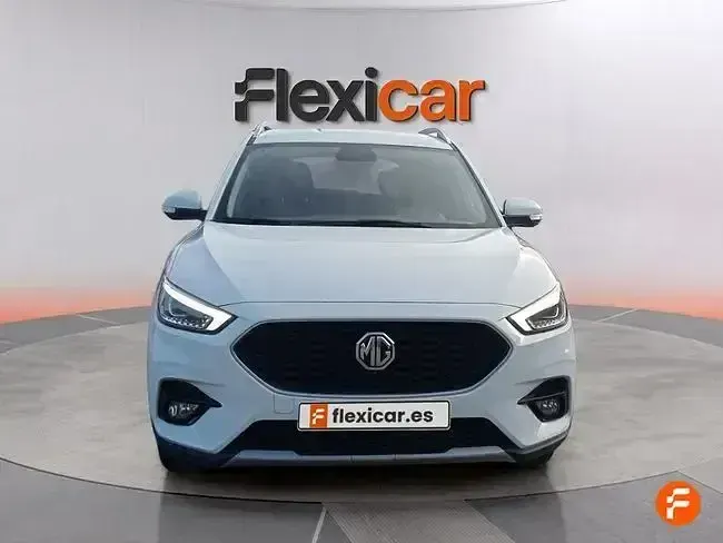 Usado MG ZS Luxury 111 CV (81 kW) 2023 Blanco SUV