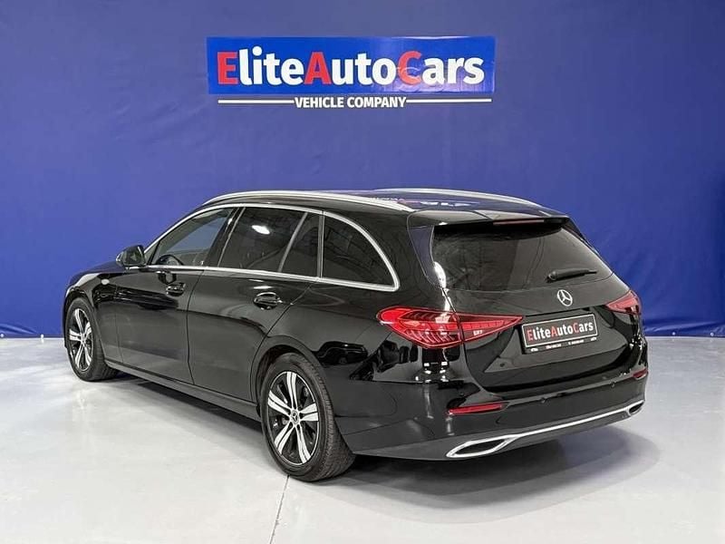Usado Mercedes C220 200 CV (147 kW) 2022 Negro Familiar
