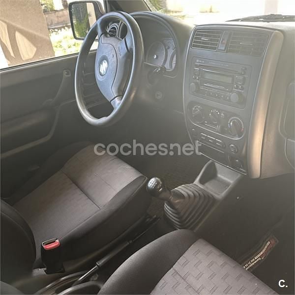 Usado Suzuki Jimny 85 CV (62 kW) 2009 Negro SUV