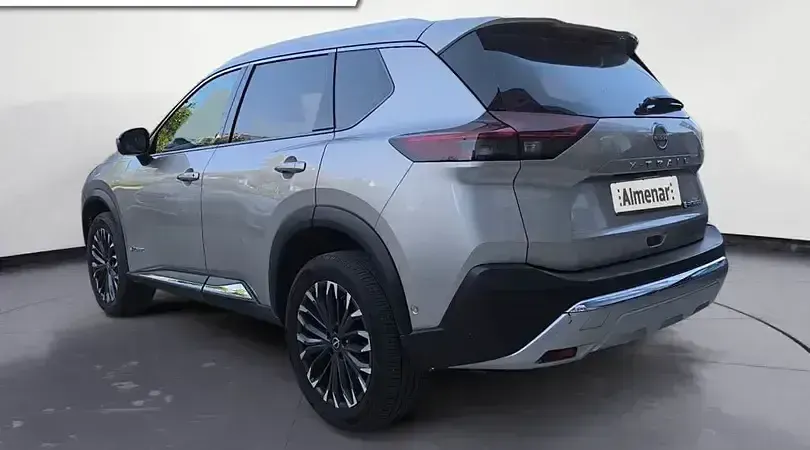 Usado Nissan X-Trail Tekna 204 CV (150 kW) 2025 Champagne silver SUV