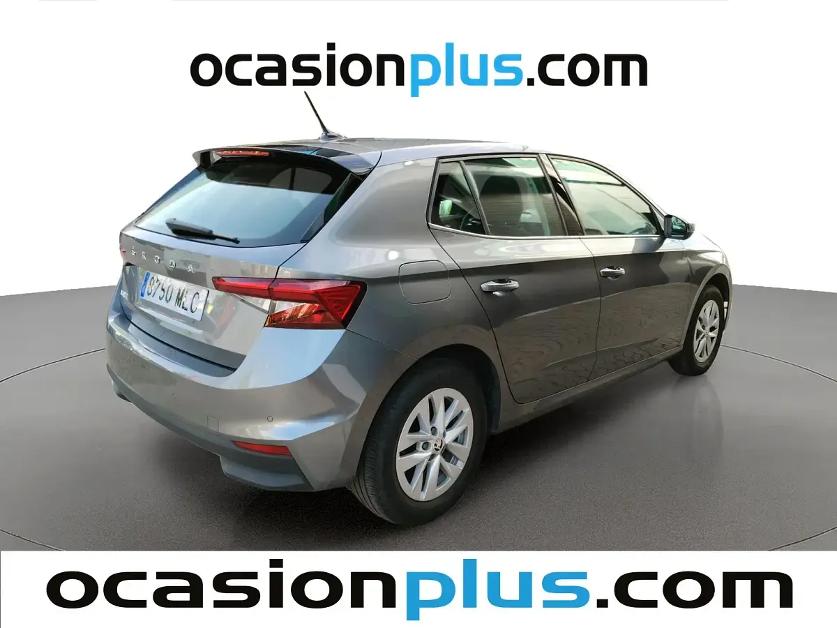 Usado Skoda Fabia Ambition 80 CV (58 kW) 2023 Gris Utilitario