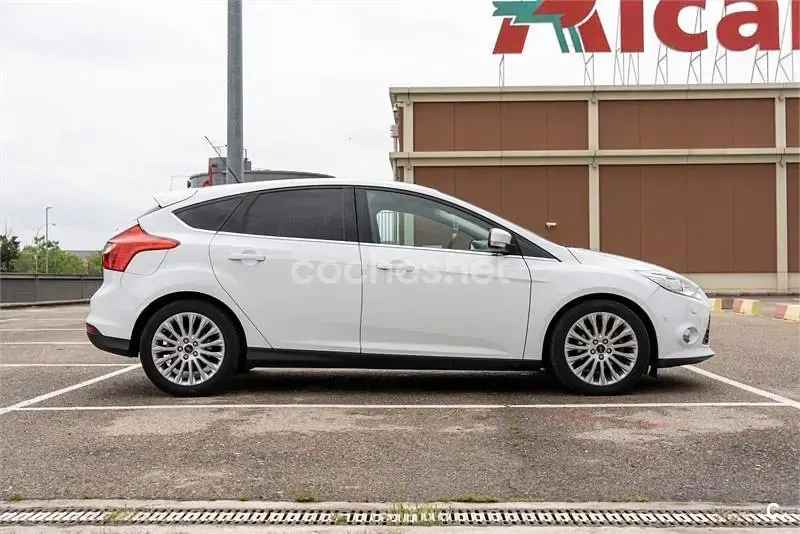 Usado Ford Focus Titanium 115 CV (84 kW) 2012 Blanco Berlina