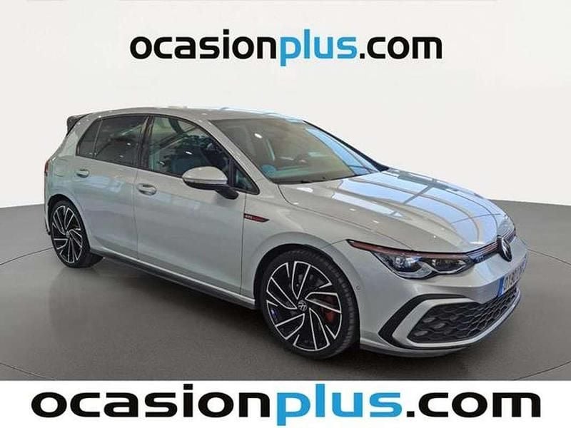 Usado VW Golf VIII GTI 245 CV (180 kW) 2021 Plateado Utilitario