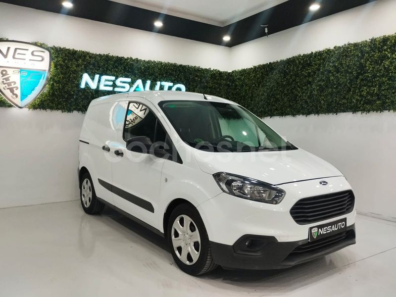 Blanco Usado 2017 Ford Tourneo Courier Ambiente Monovolumen | 9999 € (Buen precio) - Imagen 1/4