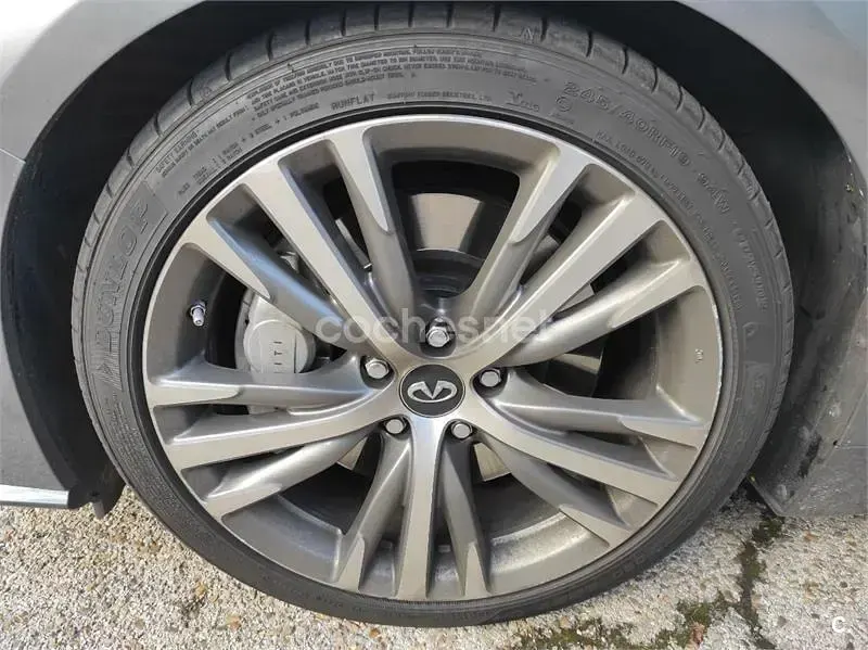 Usado Infiniti Q50 Sport Tech 364 CV (267 kW) 2018 Gris / plata Berlina