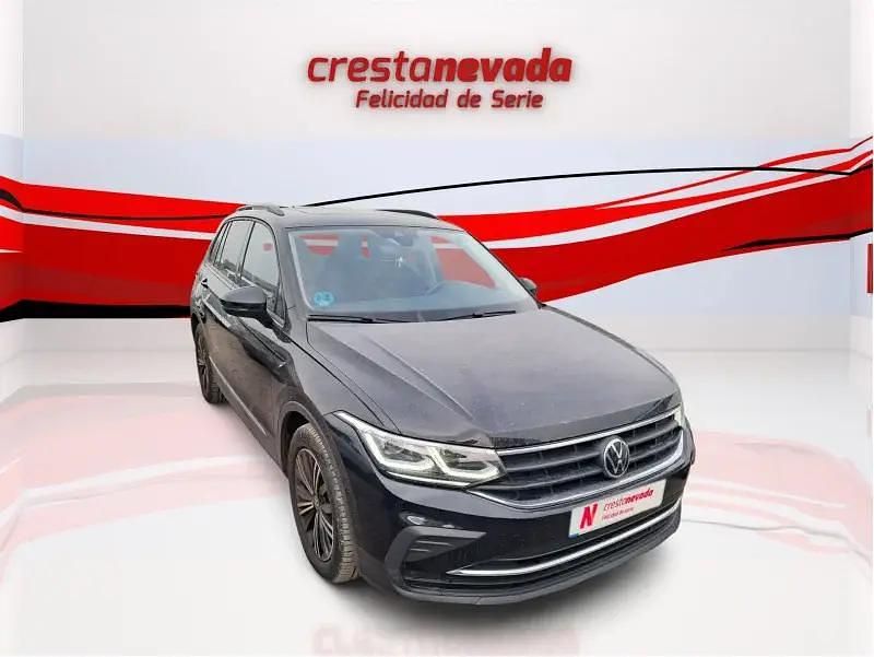 Usado VW Tiguan Life 150 CV (110 kW) 2021 Negro SUV