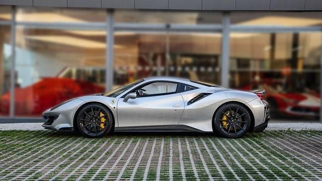 Używany Ferrari 488 721 KM (530 kW) 2019 Szary Coupe