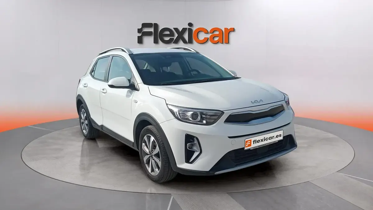 Usado Kia Stonic 120 CV (88 kW) 2022 Blanco SUV