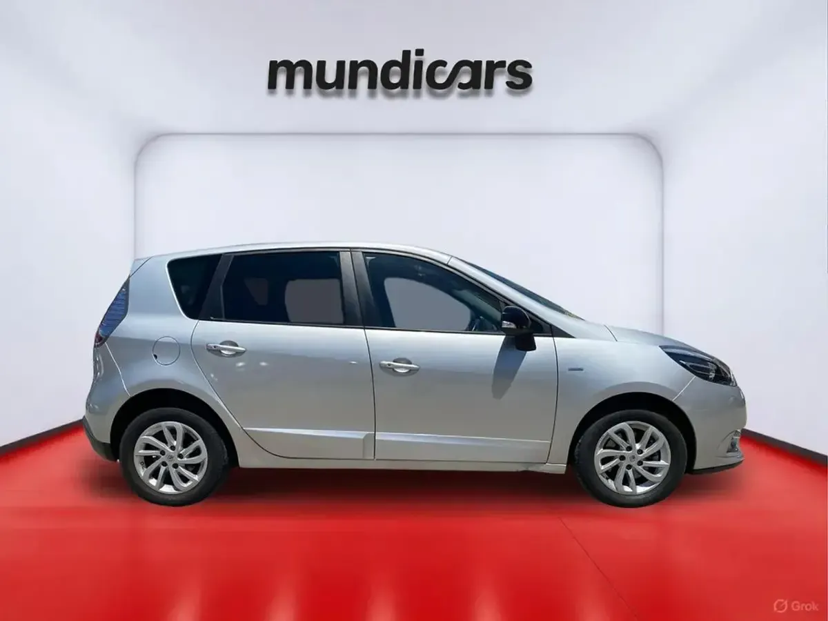Usado Renault Scénic LIMITED 2015 Plateado Monovolumen