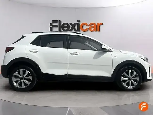 Usado Kia Stonic 100 CV (73 kW) 2023 Blanco SUV
