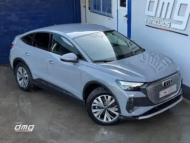 Usado Audi Q4 e-tron Advanced Plus 150 kW (204 CV) 2023 Gris SUV