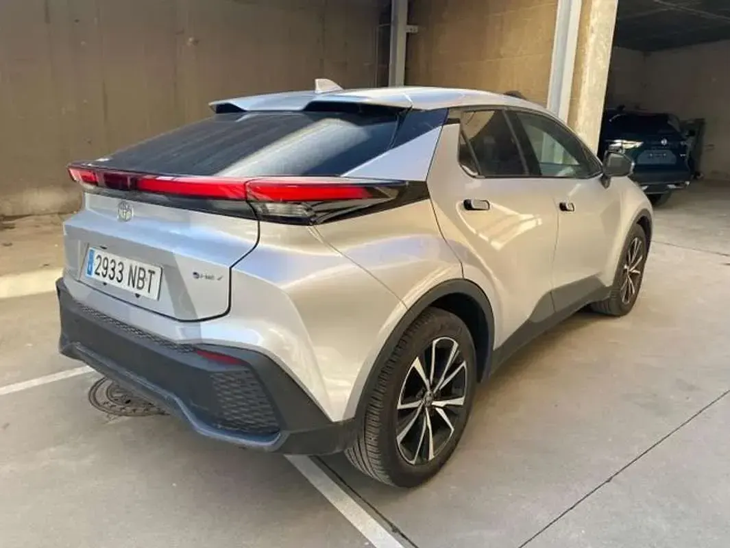 Usado Toyota C-HR Advance 141 CV (103 kW) 2025 Gris SUV