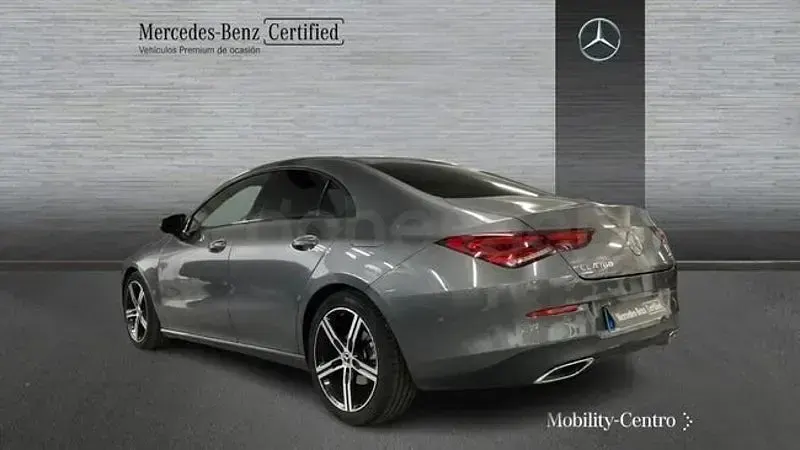 Usado Mercedes CLA180 Progressive 136 CV (100 kW) 2023 Mountaingrau  met. Berlina