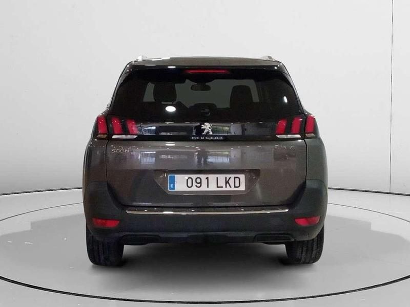 Usado Peugeot 5008 Allure 131 CV (96 kW) 2020 Gris Monovolumen