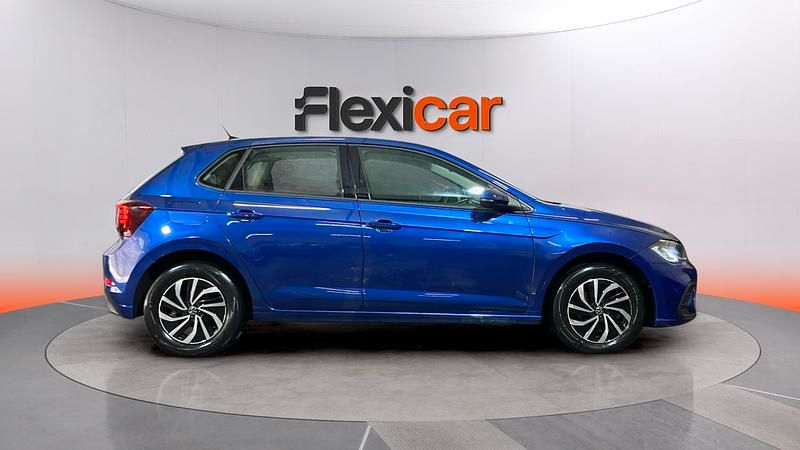Usado VW Polo Life 110 CV (80 kW) 2022 Azul Utilitario