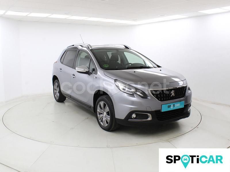Usado Peugeot 2008 Style 110 CV (80 kW) 2017 Gris / plata SUV