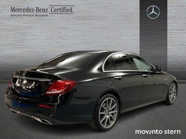 Usado Mercedes E200 AMG line 160 CV (117 kW) 2020 Negro obsidiana Berlina