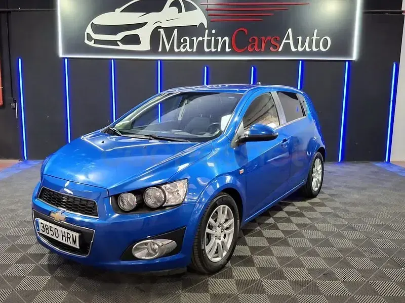 Usado Chevrolet Aveo LT 95 CV (69 kW) 2013 Azul Berlina