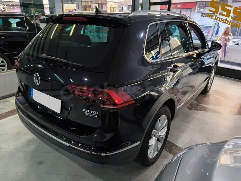 Usado VW Tiguan Sportline 150 CV (110 kW) 2016 Negro SUV