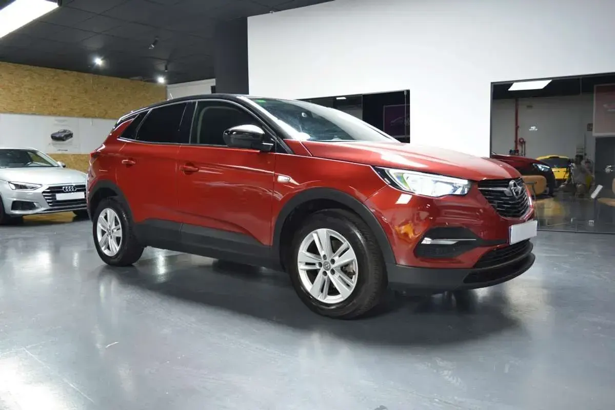 Usado Opel Grandland X Excellence 120 CV (88 kW) 2018 Rojo SUV