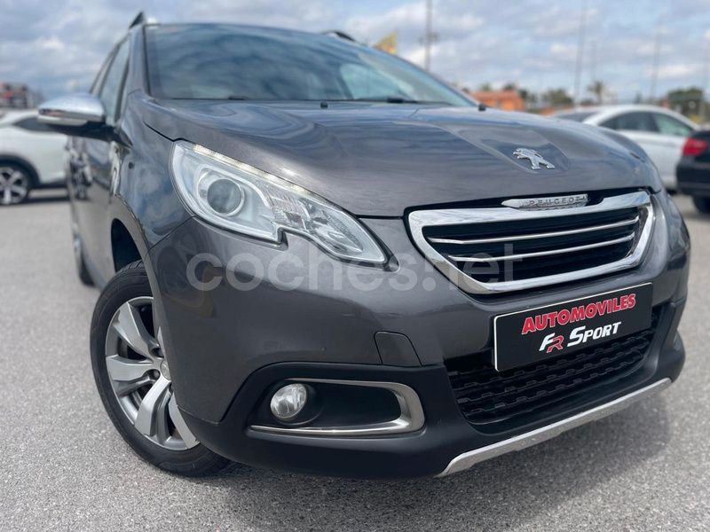 Usado Peugeot 2008 Style 110 CV (80 kW) 2016 Gris / plata SUV