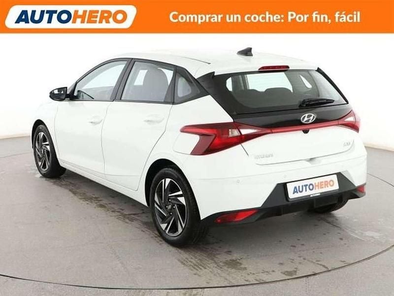 Usado Hyundai i20 84 CV (61 kW) 2023 Blanco Utilitario