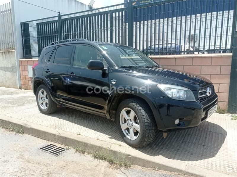 Usado Toyota RAV4 Premium 177 CV (130 kW) 2007 Negro SUV