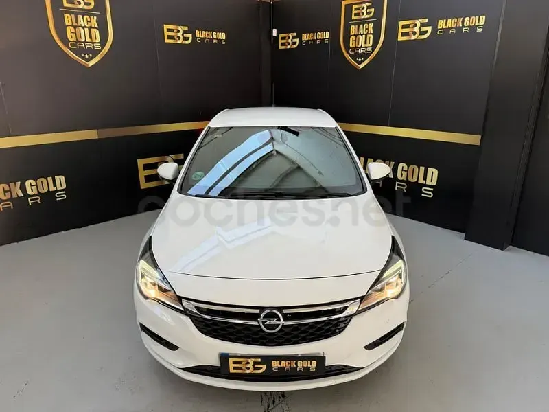 Usado Opel Astra Dynamic 136 CV (100 kW) 2018 Blanco Berlina