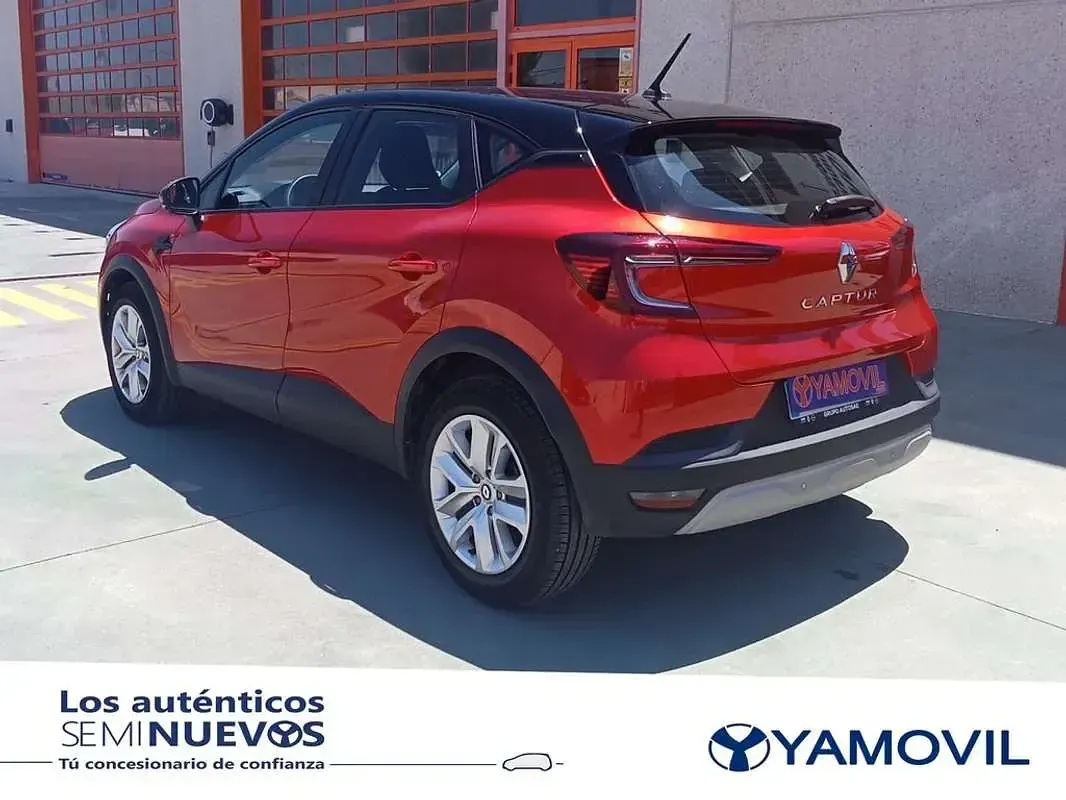 Usado Renault Captur Evolution 101 CV (74 kW) 2023 Rojo SUV