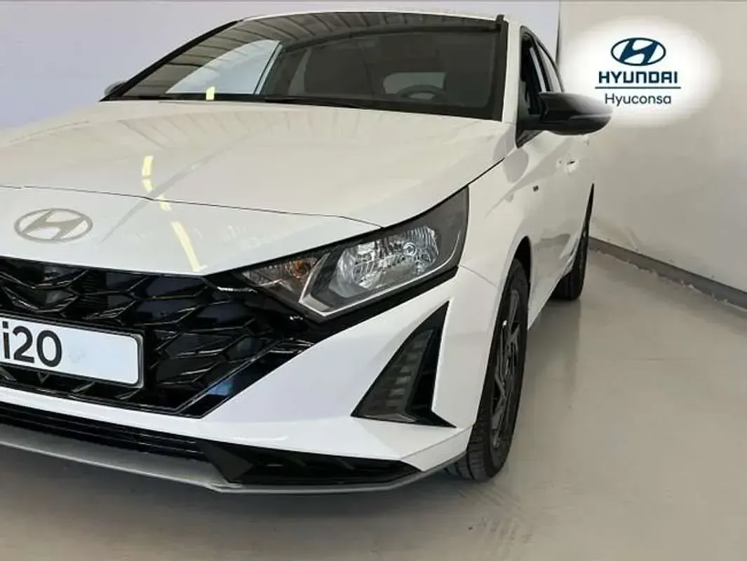 Nuevo Hyundai i20 Blackline 90 CV (66 kW) 2026 Blanco Utilitario