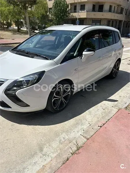 Usado Opel Zafira Tourer Excellence 136 CV (100 kW) 2016 Blanco Monovolumen