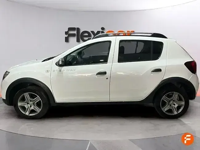 Usado Dacia Sandero Comfort 91 CV (66 kW) 2020 Blanco Berlina