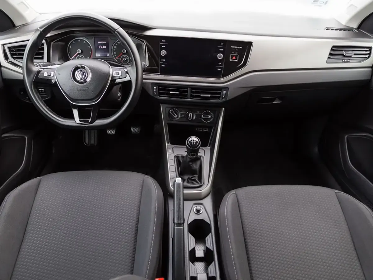 Usado VW Polo Advance 95 CV (69 kW) 2019 Negro Utilitario