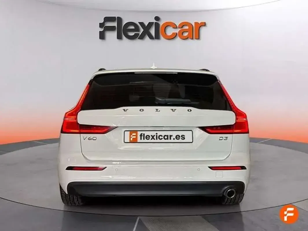 Usado Volvo V60 150 CV (110 kW) 2019 Blanco Familiar