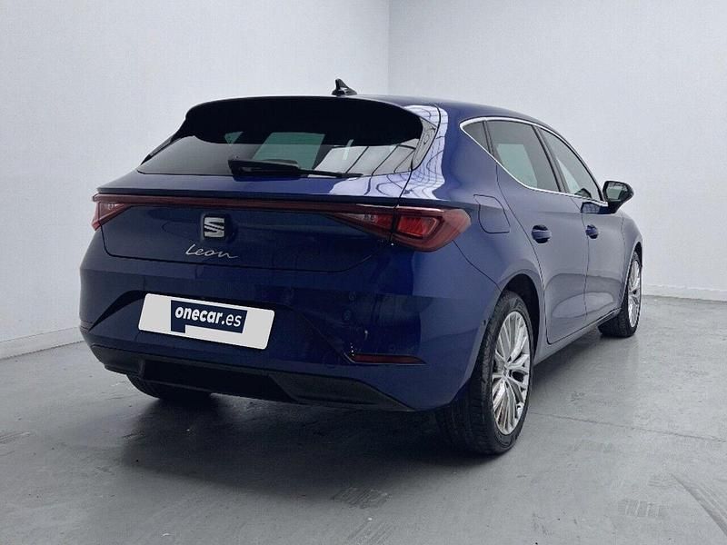 Usado Seat Leon XCELLENCE 150 CV (110 kW) 2021 Azul Berlina