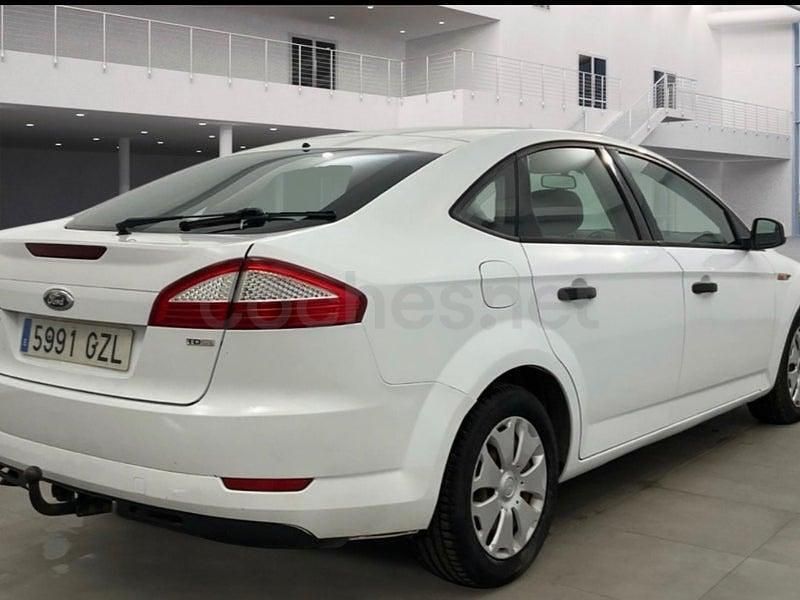 Usado Ford Mondeo Ambiente 125 CV (91 kW) 2010 Blanco Berlina
