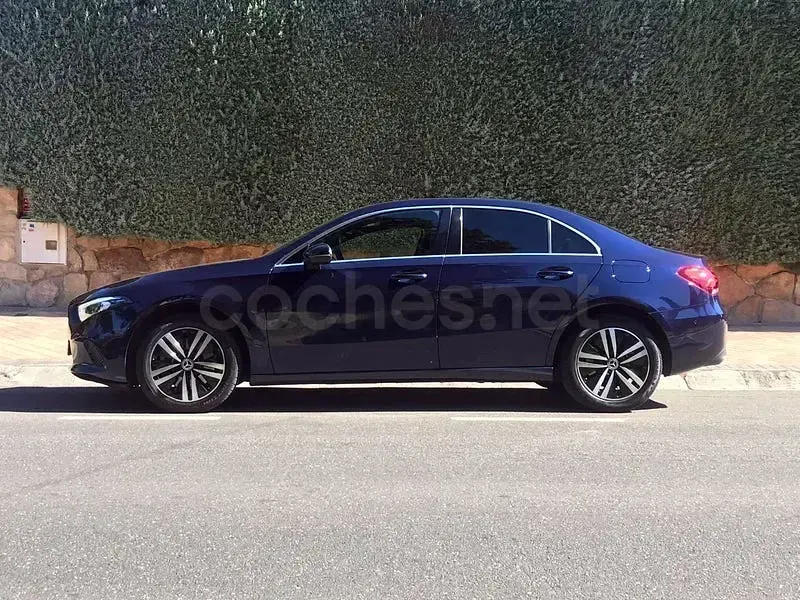 Usado Mercedes A250 218 CV (160 kW) 2021 Azul Berlina